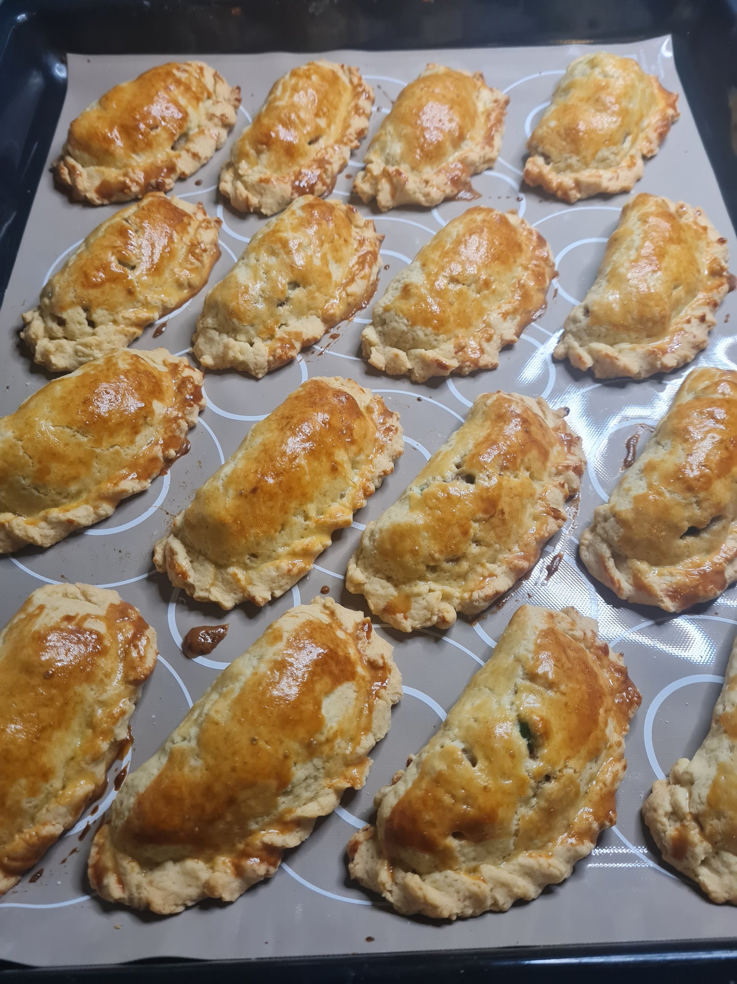 Empanada pork (8 pcs)